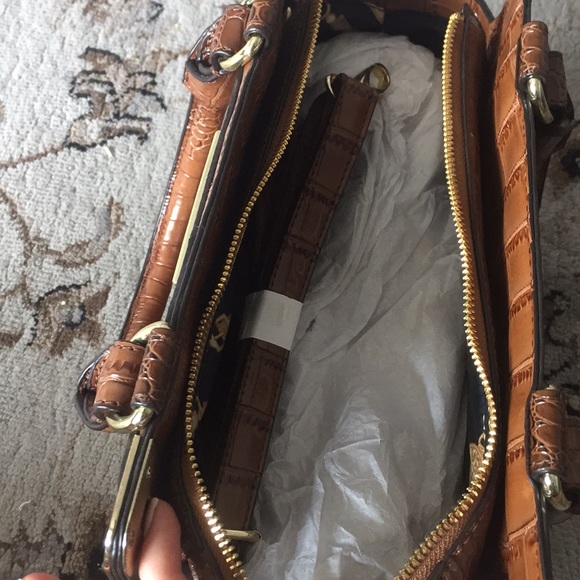 Never used Anne Klein hand bag - Picture 3 of 3